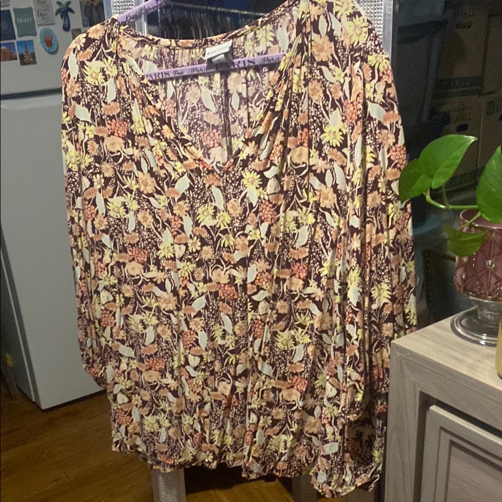 Ava Viv blouse